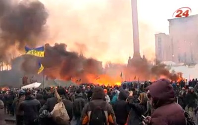 Кровавая ночь на Майдане перешла в кровавое утро: силовики продолжают наступление