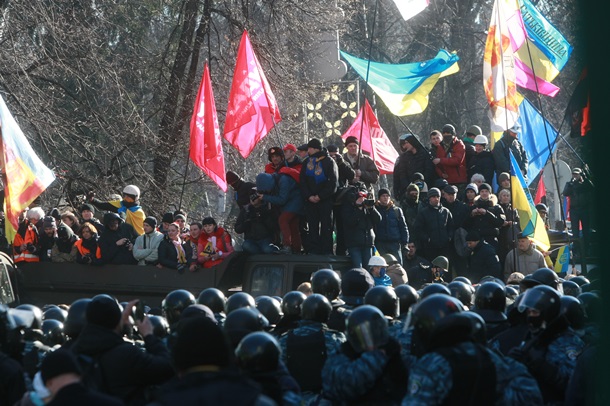 Как на войне. Фотохроники событий в Киеве 18 февраля