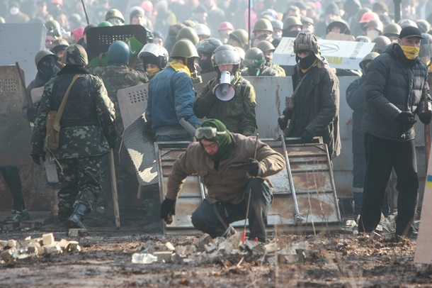 Противостояние в Мариинском парке