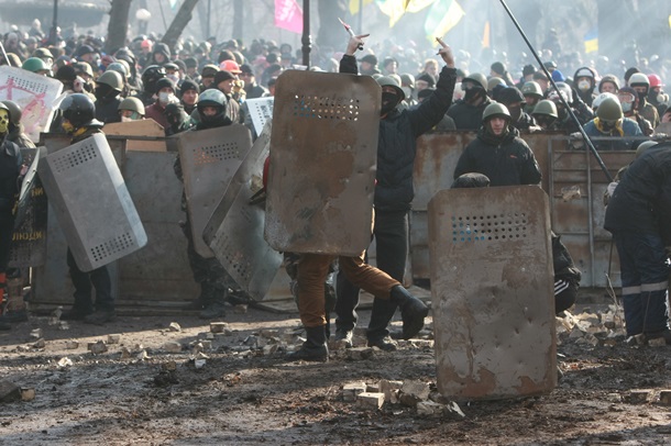 Противостояние в Мариинском парке