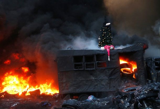 The fifth day of confrontation on Grushevsky. Photo-video reports on January 23 Пятый день противостояния на Грушевского. Фото-видерепортажи 23 января