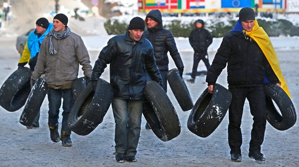 The fifth day of confrontation on Grushevsky. Photo-video reports on January 23 Пятый день противостояния на Грушевского. Фото-видерепортажи 23 января