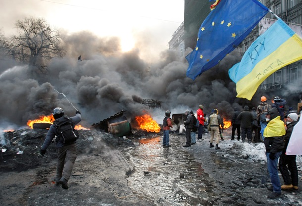 The fifth day of confrontation on Grushevsky. Photo-video reports on January 23 Пятый день противостояния на Грушевского. Фото-видерепортажи 23 января