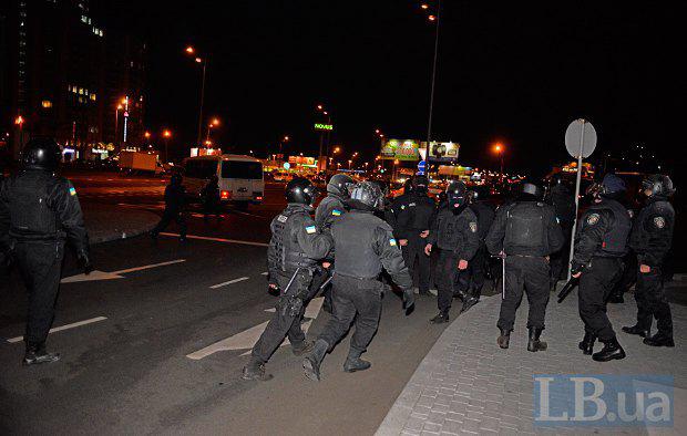 На скандальной стройке в Киеве милиция избила активистов и местных жителей. ФОТОрепортаж+ВИДЕО