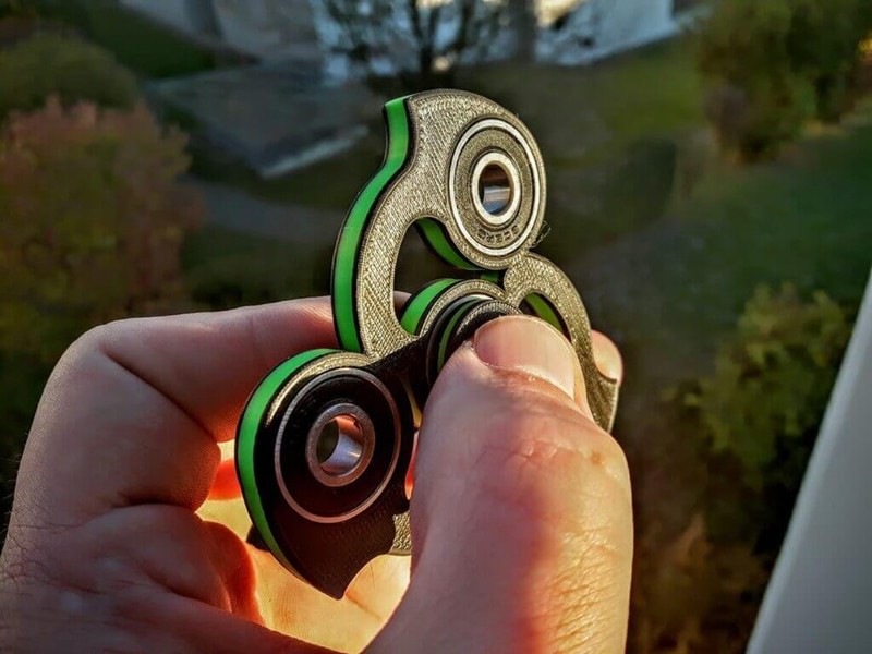 A bunch of tips and tricks with a spinner Лучшие советы и трюки со спиннером