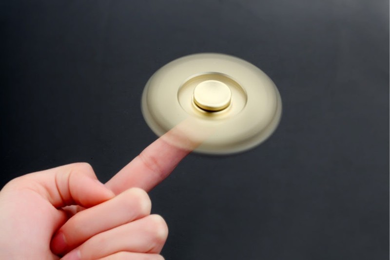 A bunch of tips and tricks with a spinner Лучшие советы и трюки со спиннером