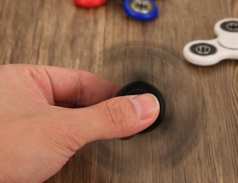 A bunch of tips and tricks with a spinner Лучшие советы и трюки со спиннером