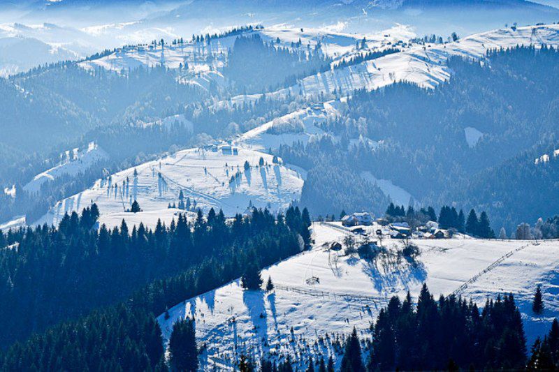 Verkhovyna - Winter resorts of the Carpathians ΠΠ΅ΡΡ
ΠΎΠ²ΠΈΠ½Π° - ΠΠΈΠΌΠ½ΠΈΠ΅ ΠΊΡΡΠΎΡΡΡ Π£ΠΊΡΠ°ΠΈΠ½Ρ