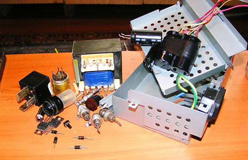 Power supply for amplifier