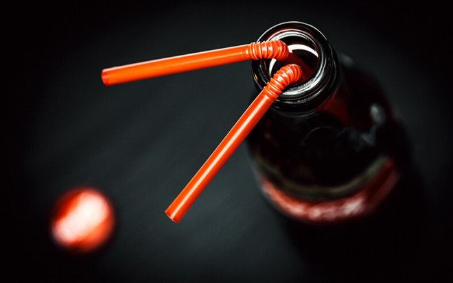 Coca Cola under the microscope. Facts that will put an end to the question: drink or not drink Coca Cola под микроскопом