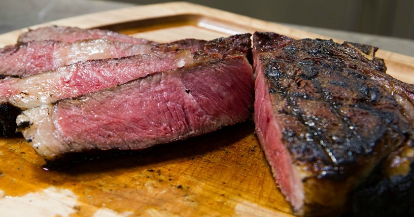 Steak "Tomahawk" ("Cote du Boeuf", riba on the bone) - Types of steaks Стейк «Томагавк» («Кот-дю-Бёф», рибай на кости) - стейк