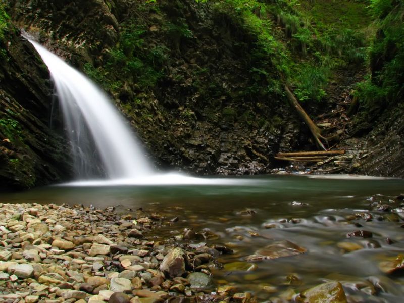 Chernitsky Falls, Green - All Waterfalls of Ukraine: 40+ Beautiful Waterfalls of Ukraine (photo) Черницкий водопад, Зеленая - ТОП водопадов Украины