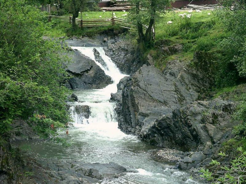 Cascade Falls Suchavsky Guk, Whisper - All Waterfalls of Ukraine: 40+ Beautiful Waterfalls of Ukraine (photo) Каскадный водопад Сучавский Гук, Шепот - ТОП водопадов Украины