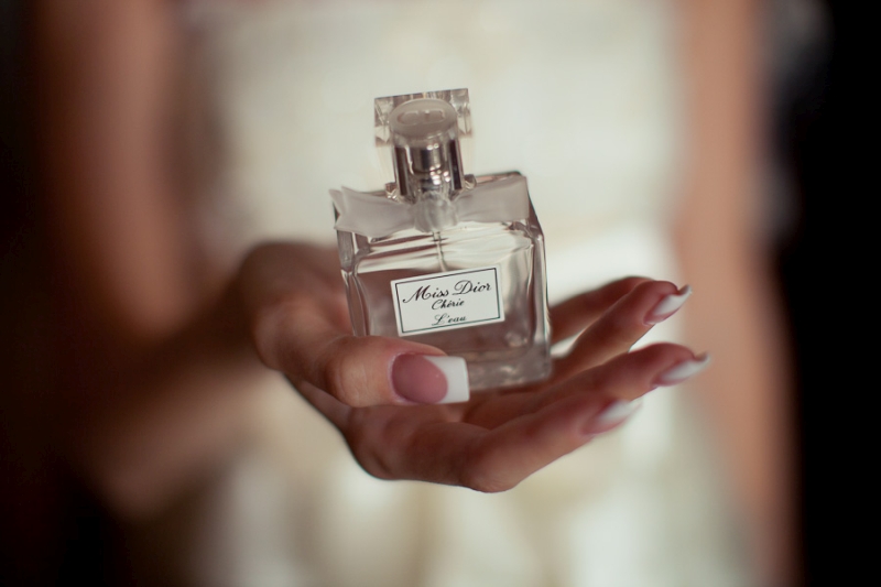 How to distinguish a fake perfume? Как проверить оригинальность духов и отличить подделку?