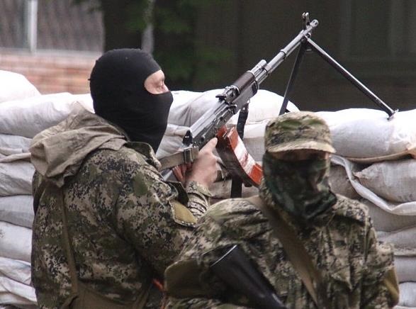 Ukrainian army storms Slavyansk: video Украинская армия штурмует Славянск: видеоподборка