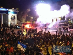 The noise grenade tore the leg of the protestor, the second one is damaged head