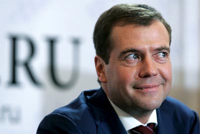 Medvedev called the Russian travel agencies analogous to the MMM Медведев назвал турфирмы РФ аналогами МММ