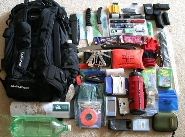 Emergency suitcase or what you need to have with you in case of war Экстренный чемоданчик или что нужно иметь при себе на случай войны