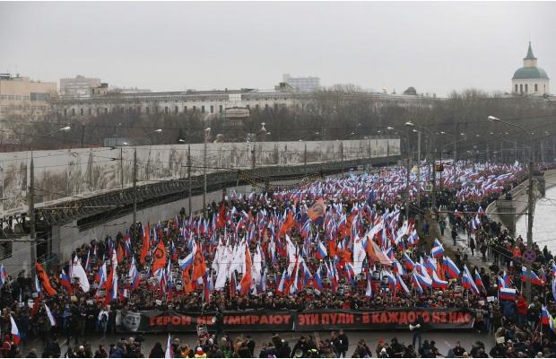 В марше памяти Бориса Немцова в Москве приняли участие более 50 тысяч человек. ФОТОрепортаж