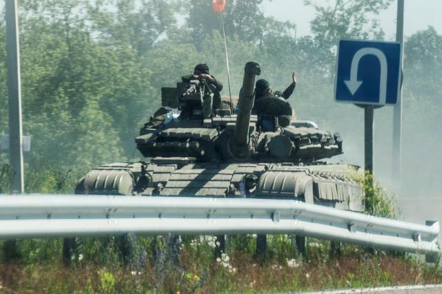 Russia airplanes and trains send terrorists tanks for war in the Donbass. PHOTO report + VIDEO Россия самолетами и поездами отправляет террористам танки для войны на Донбассе. ФОТОрепортаж+ВИДЕО