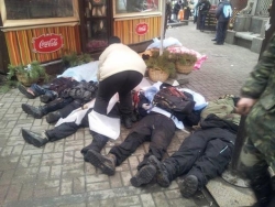 Dozens of people killed by police snipers shoot at the head and neck. PHOTO