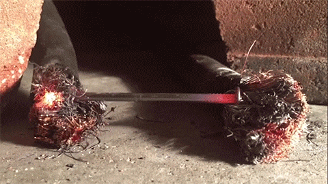 Passage of high voltage current along a steel nail - Destruction of objects in hyphae (12 hyphae) Прохождение тока высокого напряжения по стальному гвоздю - Уничтожение предметов в гифках (12 гиф)
