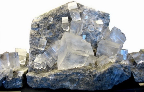 Salt and 10% saline solution heal even cancer Соль и 10% солевой раствор исцеляют даже от рака